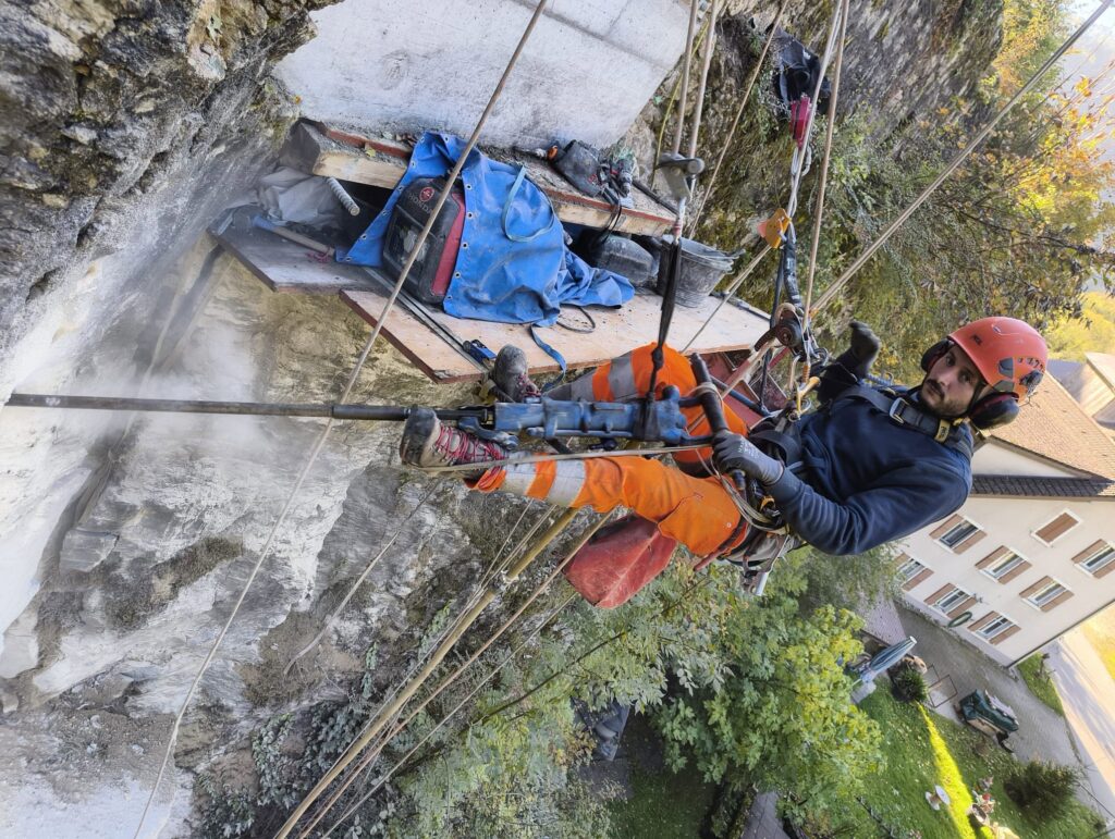 Stabilisation d&rsquo;un mur de soutènement par bétonnage