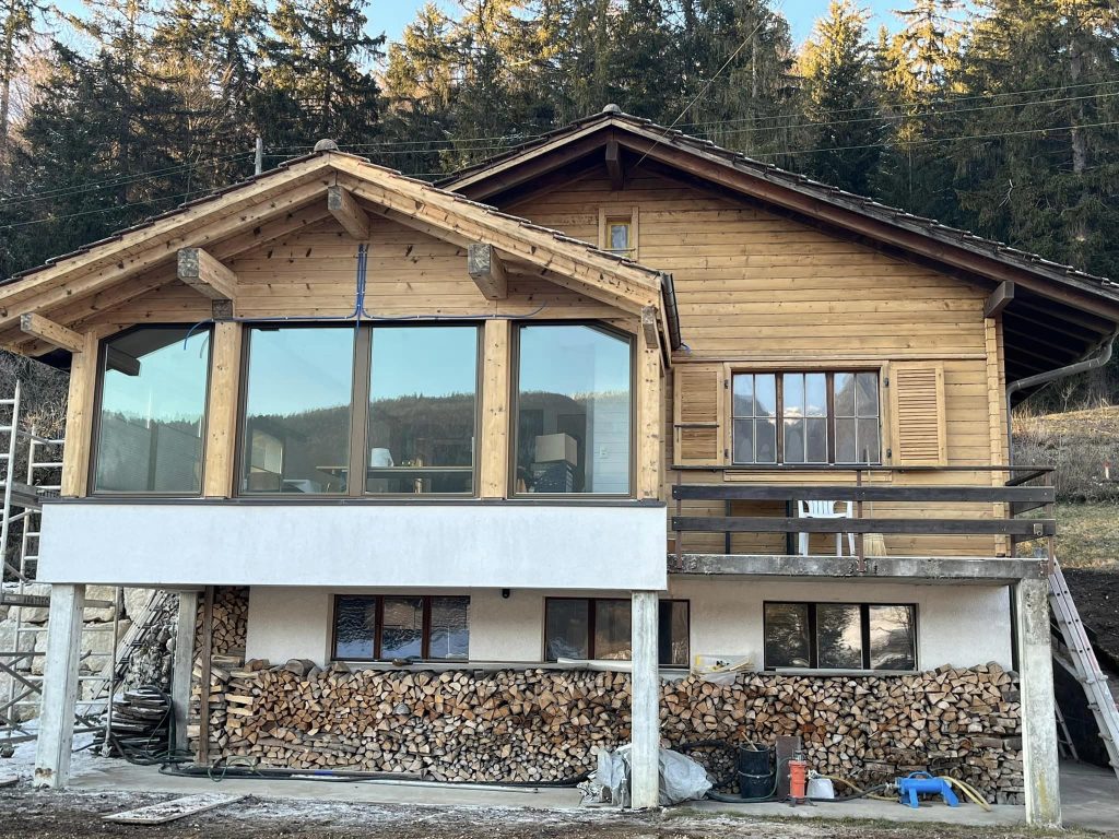 Aérogommage d&rsquo;une maison type chalet