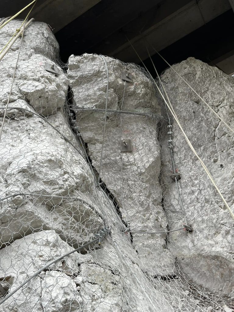 Stabilisation de massifs rocheux